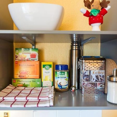 Zentrale Altbauwohnung Im Helmholtzkiez Berlino Esterno foto