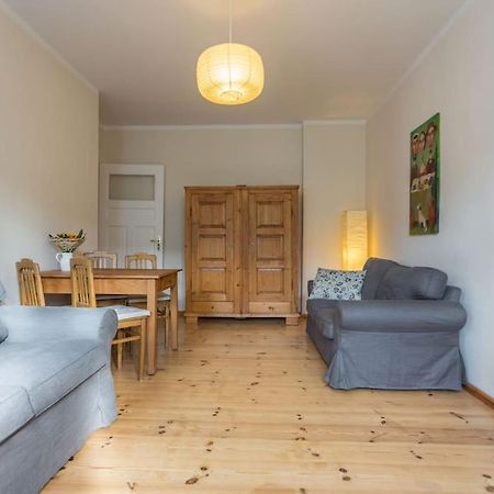 Zentrale Altbauwohnung Im Helmholtzkiez Berlino Esterno foto