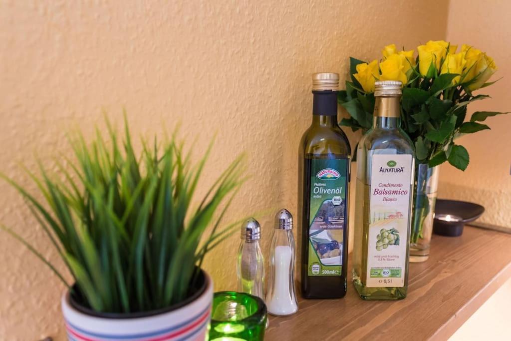 Zentrale Altbauwohnung Im Helmholtzkiez Berlino Esterno foto